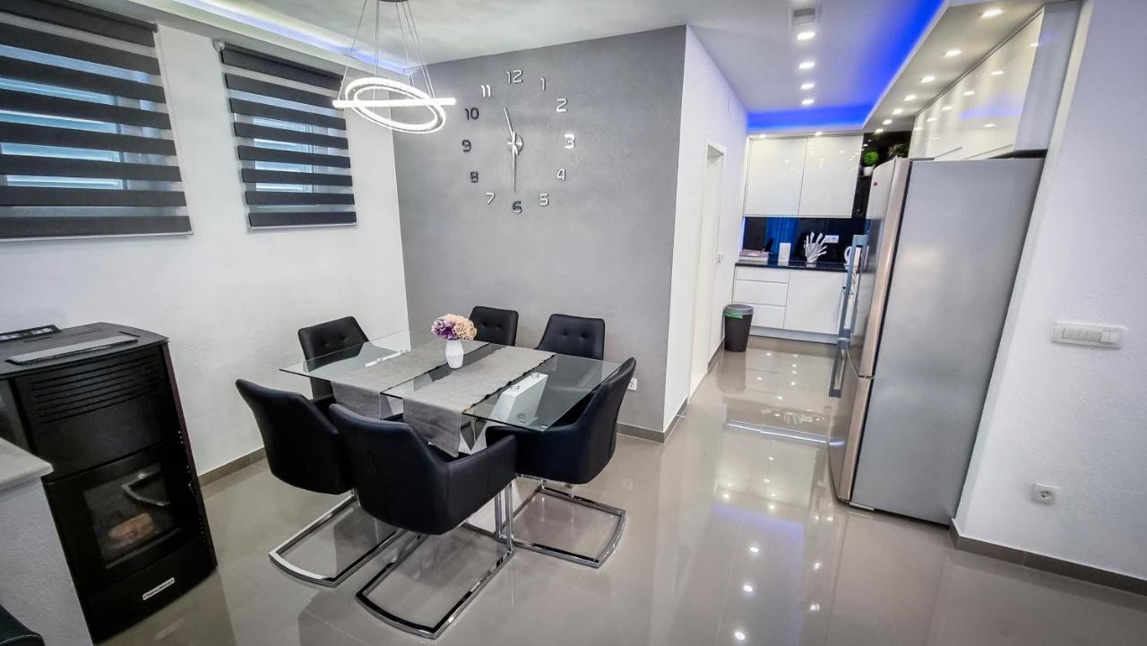 Deluxe Apartment F & M Tučepi Kültér fotó