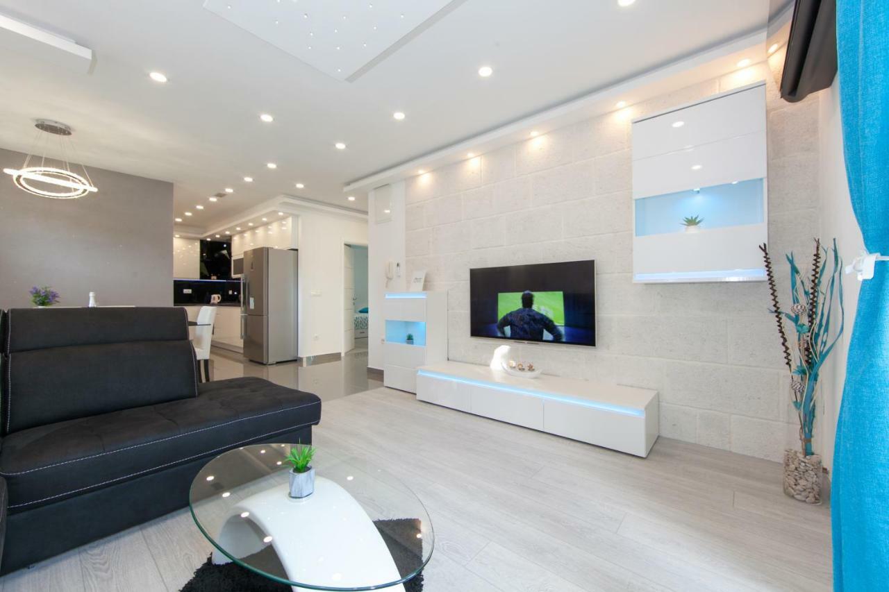 Deluxe Apartment F & M Tučepi Kültér fotó